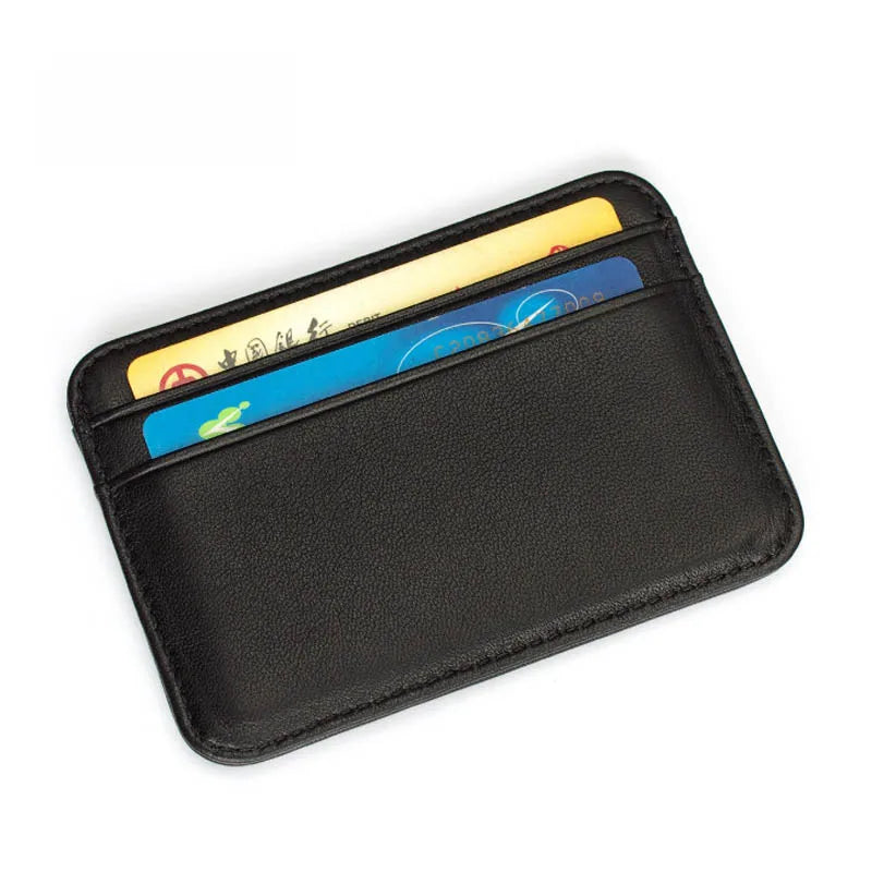 Cartera de cuero negro con ranura para tarjetas de crédito.