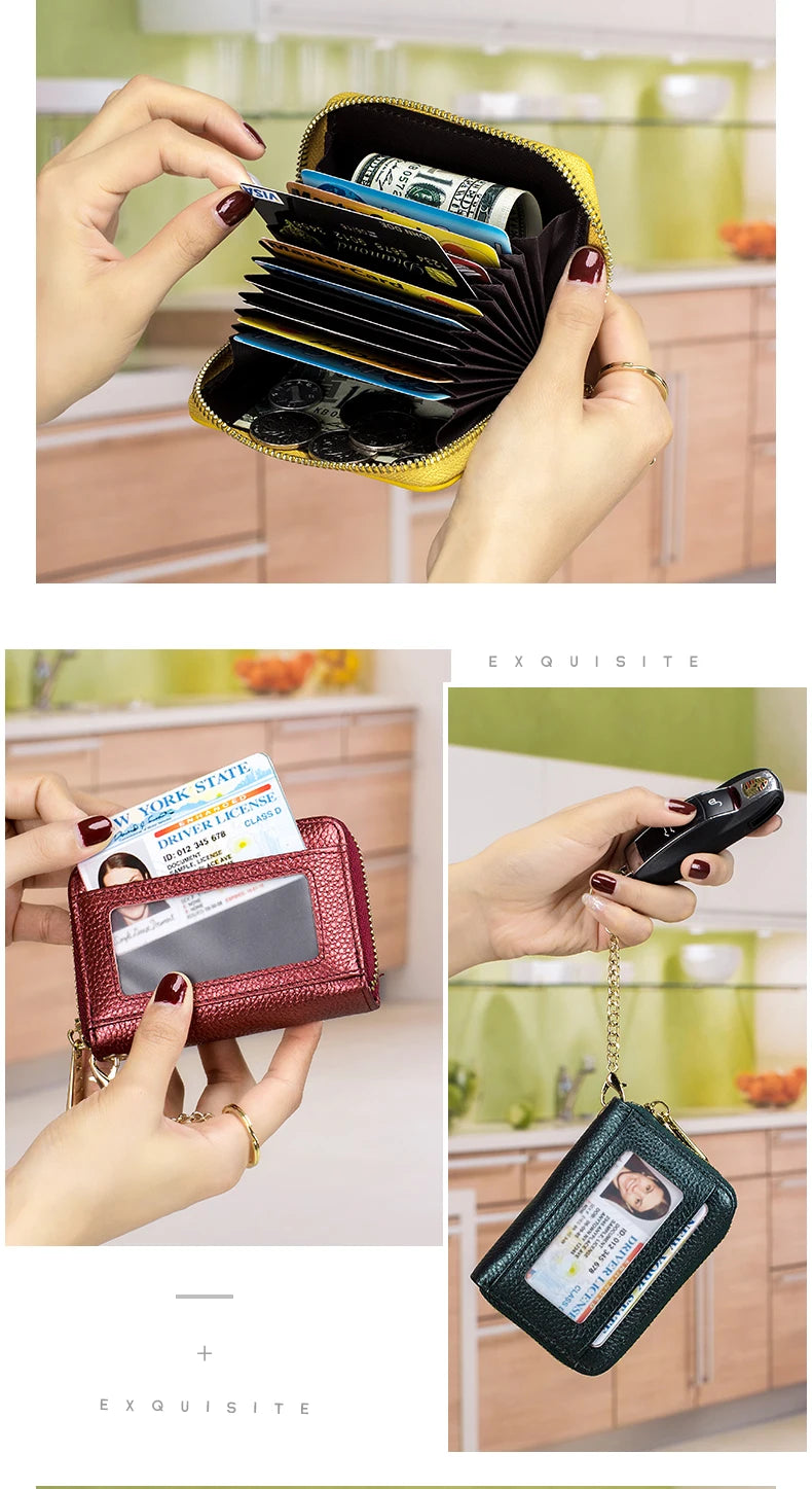 Una mano sostiene una cartera de billetera de cuero amarillo para tarjetas llena de varias tarjetas y una cartera de cuero ne