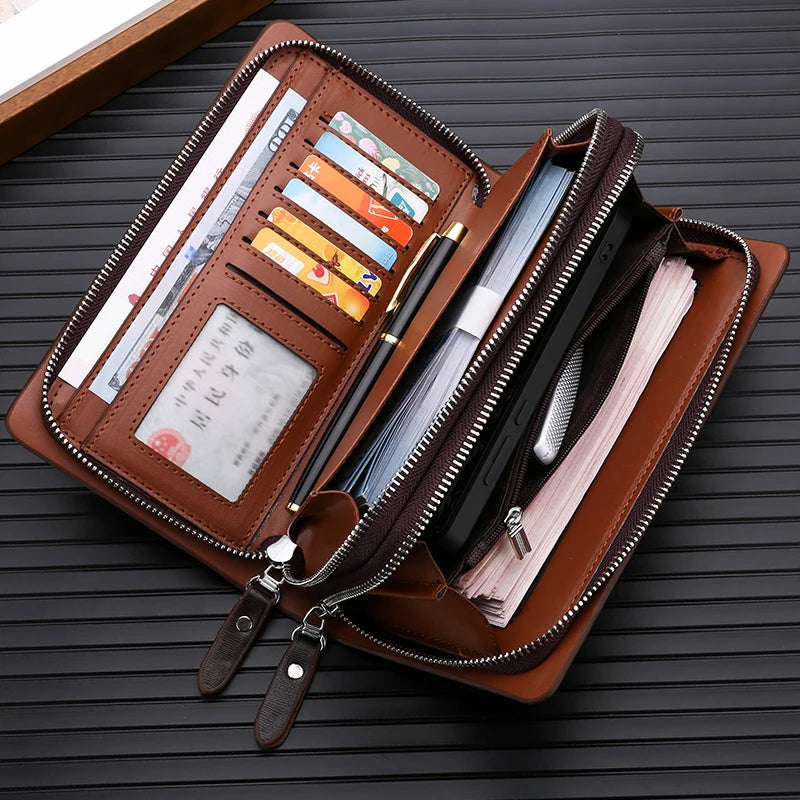 Portefeuille pochette homme marron en PU à double fermeture éclair, ouvert, montrant cartes et espèces.
