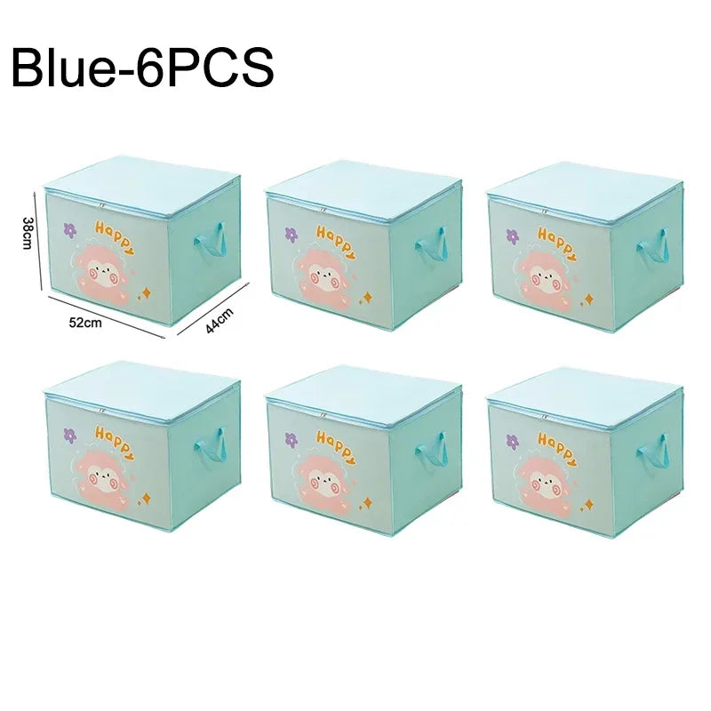 Sechs hellblaue Stoffaufbewahrungsboxen oder Quiltbeutel mit einem glücklichen rosa Hasenmotiv