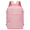 Pinkes Reise-Boarding-Rucksack mit rosa Trägern und mehreren horizontalen Fächern.