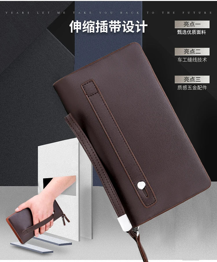 Portefeuille pochette marron pour homme en PU avec double fermeture éclair, à côté d'une boîte blanche et d'une main.