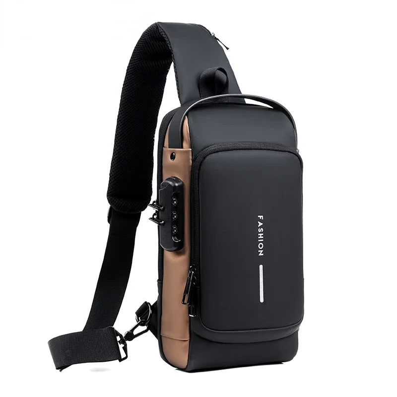 Schwarze Designer-Crossbody-Umhängetasche mit taner Lederakzent und schwarzem Riemen.