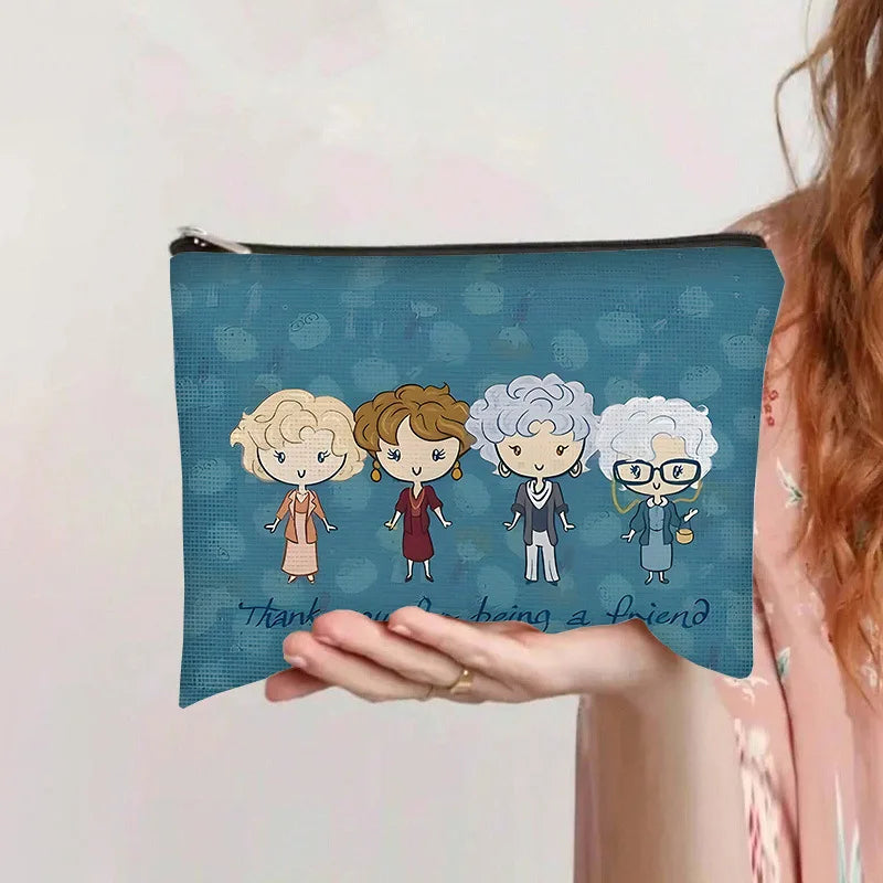 Bolsa de almacenamiento cosmético verde azulado con ilustraciones de cuatro chicas diversas.