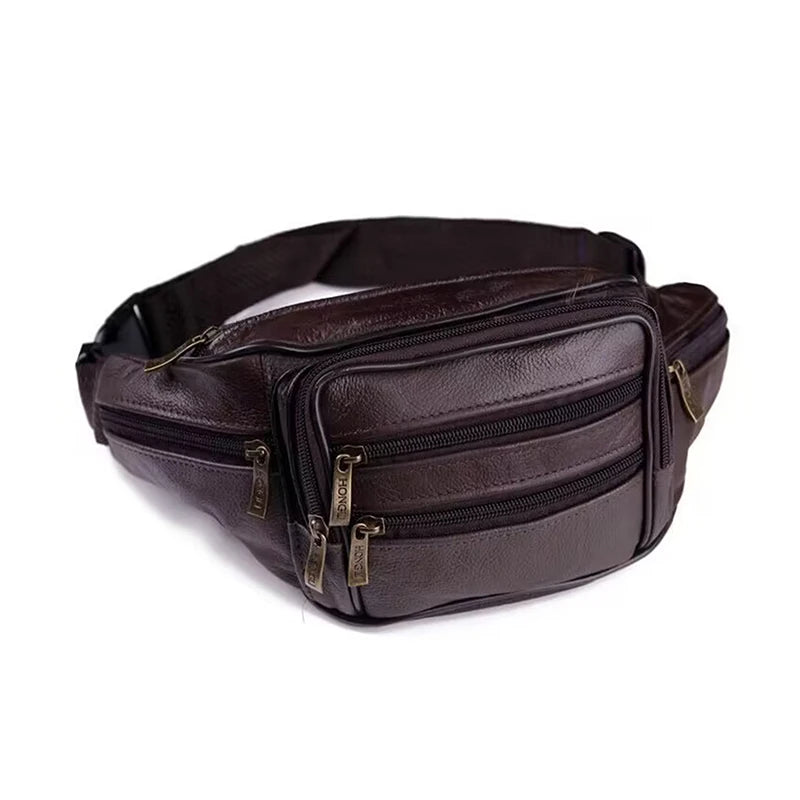 Sac à taille en cuir brun foncé pour homme avec compartiments zippés.