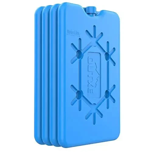 Vertikales Set aus blauen wiederverwendbaren Kühlpacks zum Kühlen von Lebensmitteln.