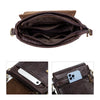 Braune, echte Leder-Vintage-Krokodilmuster-Schultertasche, geöffnet und geschlossen mit einem Smartphone darin.