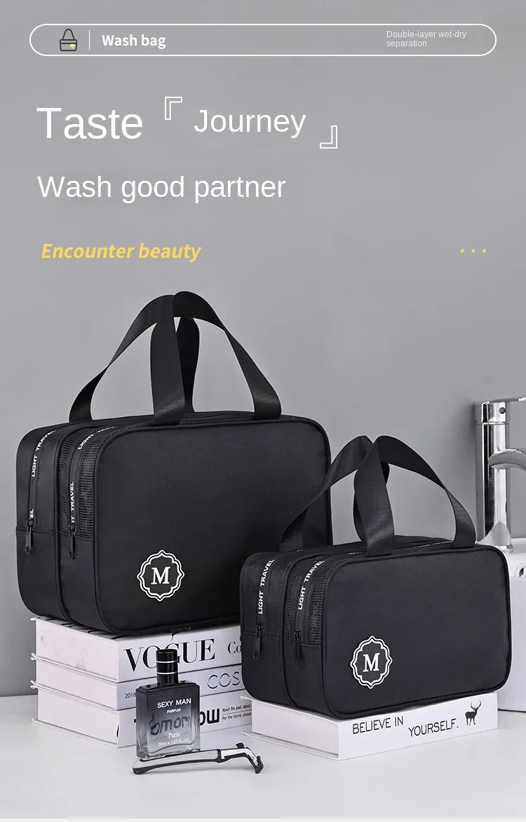 Schwarze, große Organizer-Tasche für Make-up und Pflegeprodukte.