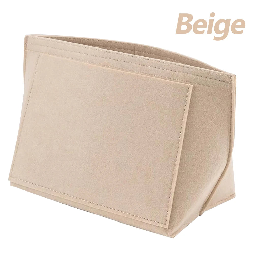 Beiger Filz-Organizer-Einsatz für Handtaschen, von der Seite gezeigt.