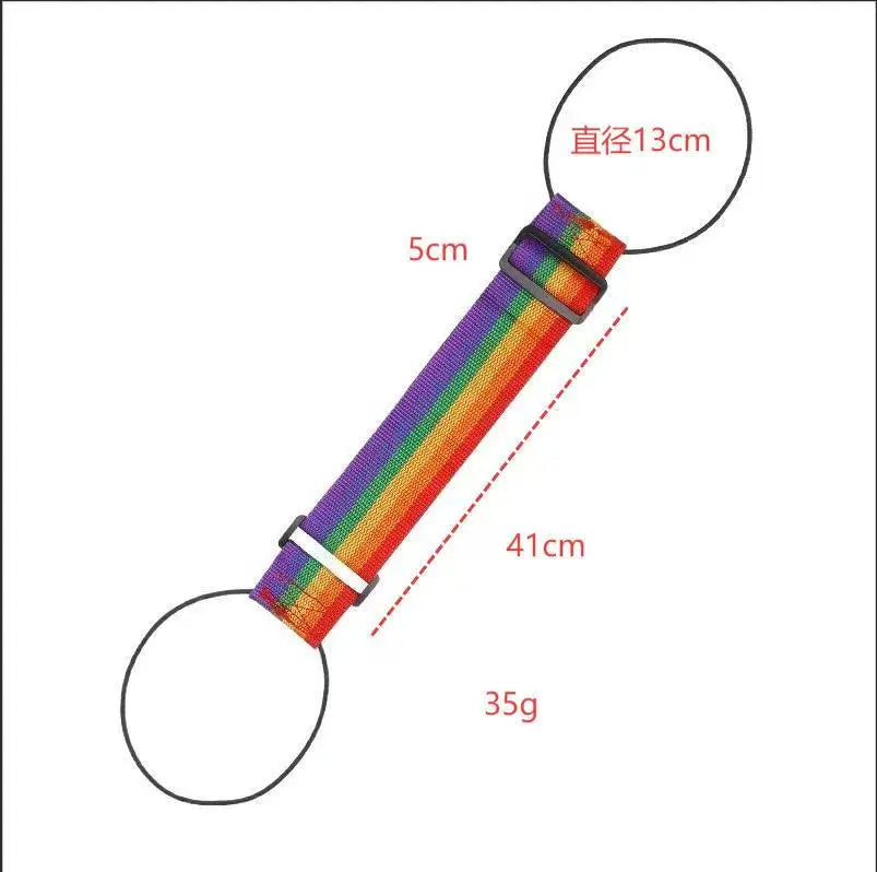 Correa de equipaje ajustable y colorida, mide 41cm de largo por 13cm de ancho.