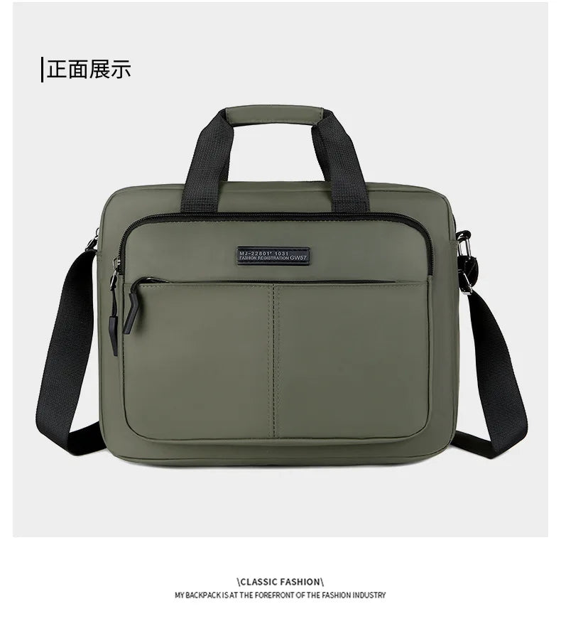 Mochila horizontal para hombre de color verde oliva.