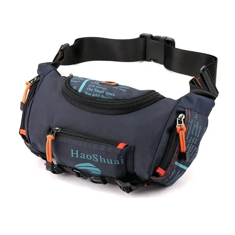 Dunkelblaue taktische Brusttasche mit verstellbarem Riemen und orangefarbenen Akzenten für Outdoor-Ausrüstung.
