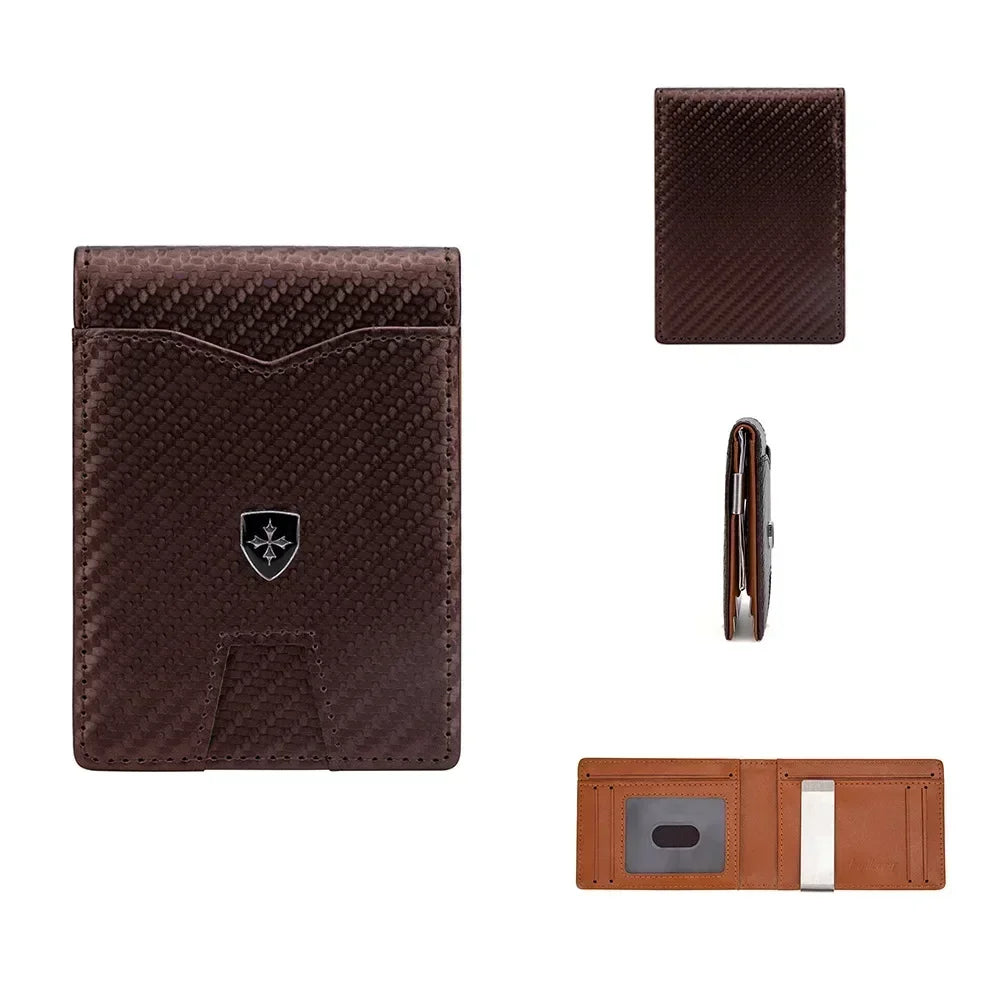 Cartera de fibra de carbono marrón para hombre, mostrada en tres vistas: cerrada, abierta y soporte para tarjetas separado.