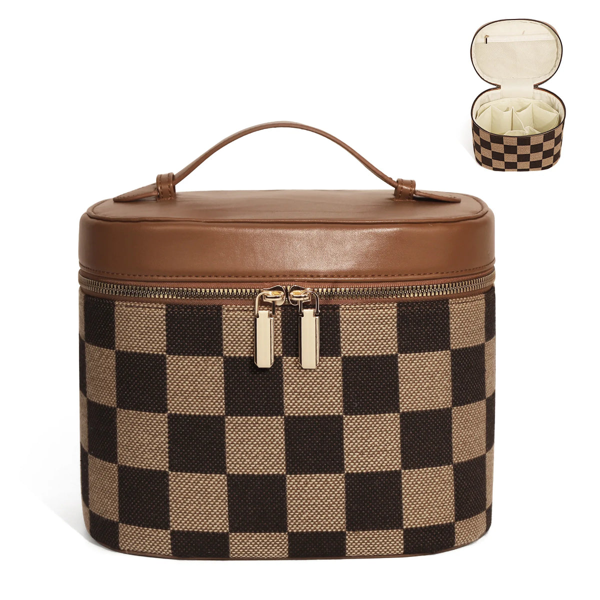 Bolso de cosméticos de cuero marrón con estampado a cuadros y herrajes dorados, mostrado junto a su tapa.