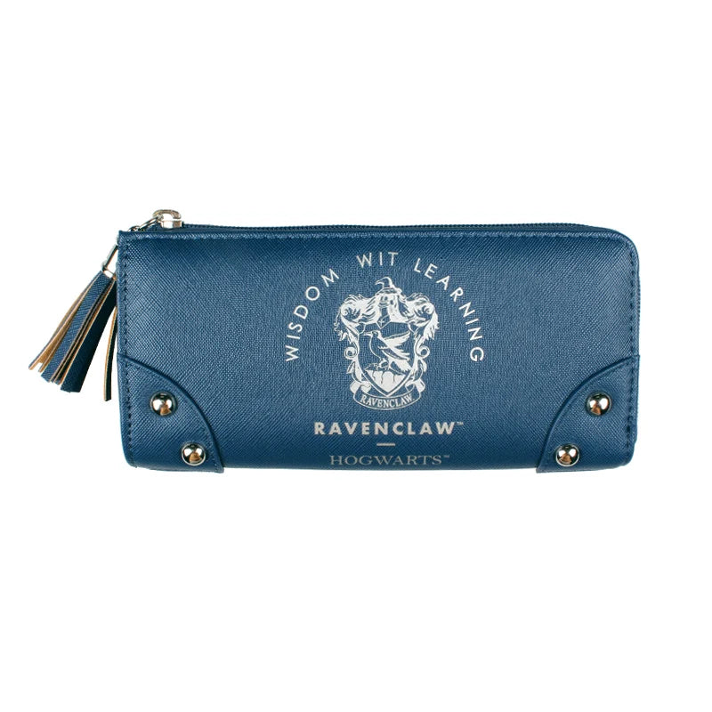 Dunkelblaue Leder-Zipper-Kartenhülle mit Ravenclaw- und Hogwarts-Branding.