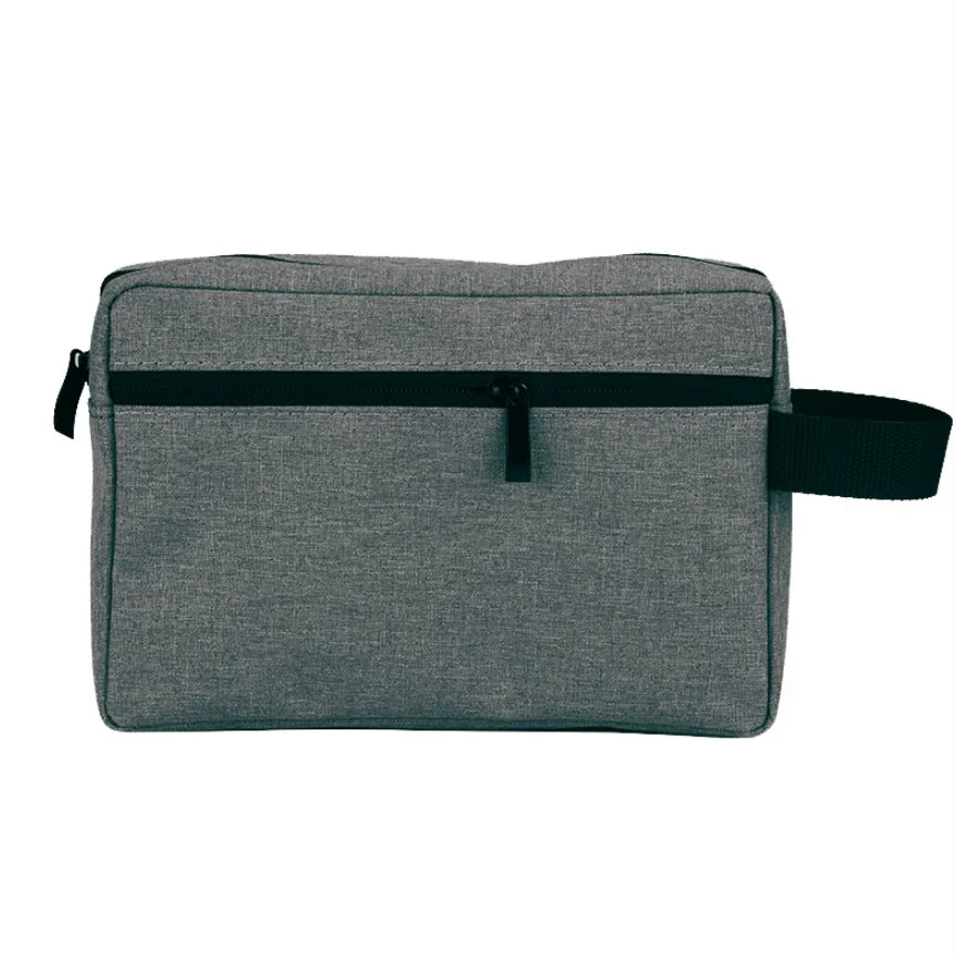 Sac organisateur de toilette imperméable gris avec fermeture éclair et sangle noire.