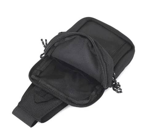 Schwarze Herren-Casual-Crossbody-Messenger-Tasche mit Reißverschluss und Riemen.