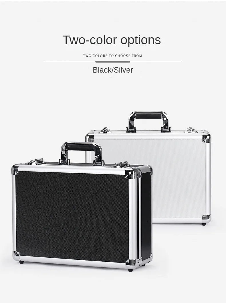 Boîte à outils portable en aluminium noir et argent avec poignée argentée.