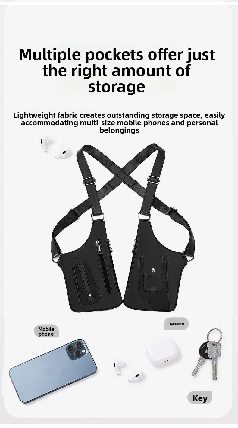 Schwarze, leichte Stofftasche mit Doppelaufschlag und mehreren Taschen, neben einem Schlüssel und Mobiltelefonzubehör