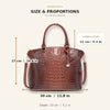 Braunes Krokodilmuster-Oberteil mit Henkel, Crossbody-Tasche, zeigt Größe und Proportionen.