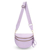 Lavendiger karierter Crossbody-Bag mit goldfarbenem Riemen und Reißverschlussdetails.