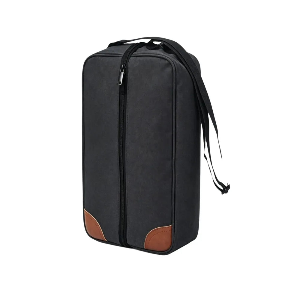 Bolsa térmica para vino negra con acento marrón, diseñada para bebidas y picnics.