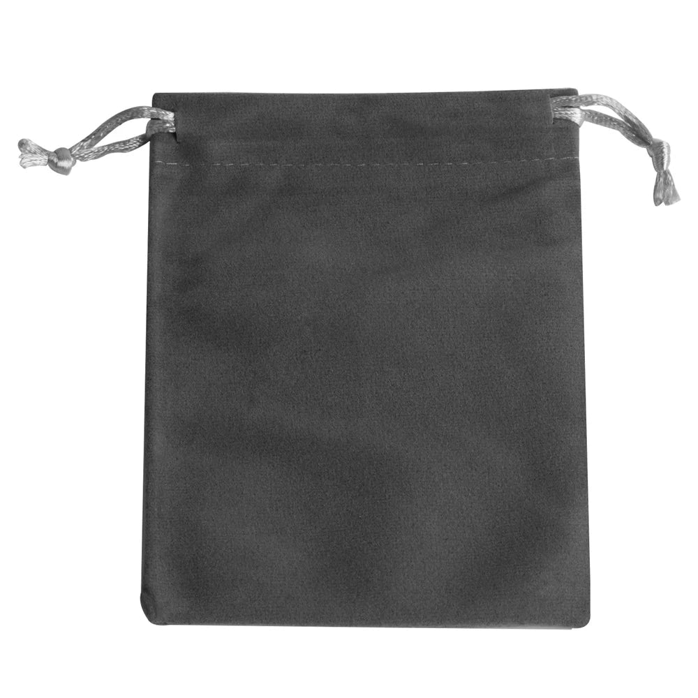 Bolsa de regalo de terciopelo gris oscuro con cordones de yute claro.