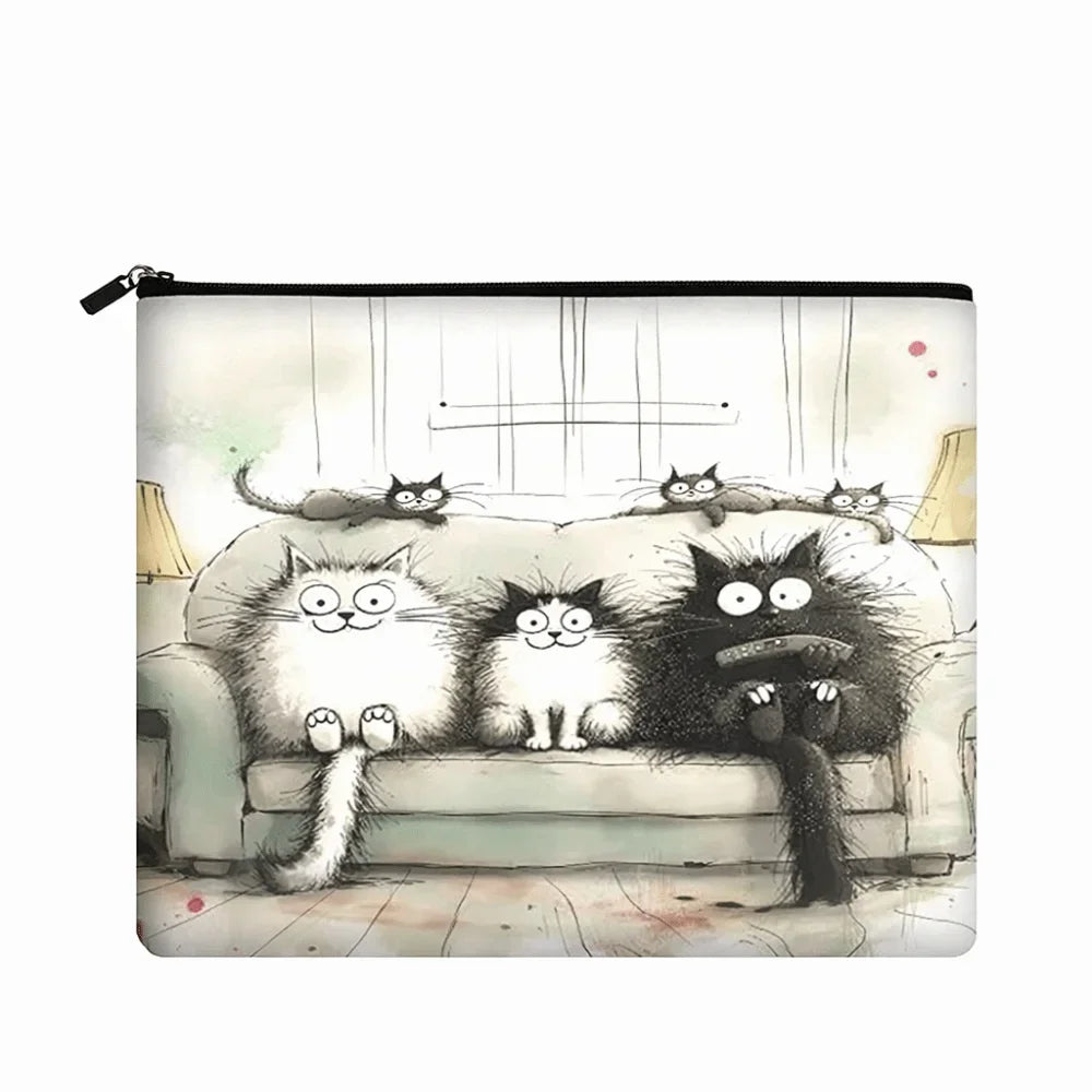 Bolsa de almacenamiento con cremallera de lienzo con ilustración de acuarela de varios gatos relajándose en un sofá.