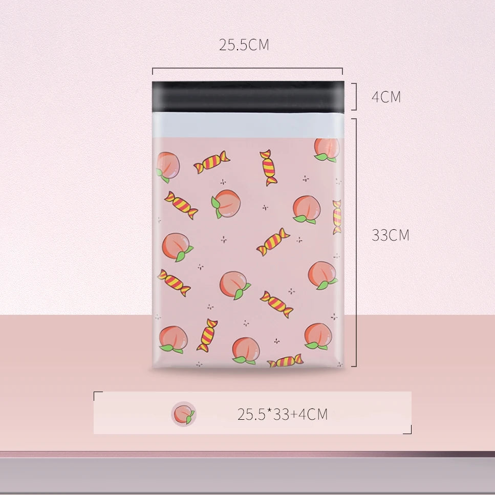 Vue verticale d'un sac d'envoi scellé transparent avec motif de fleur rose et un haut noir, montrant ses dimensions.