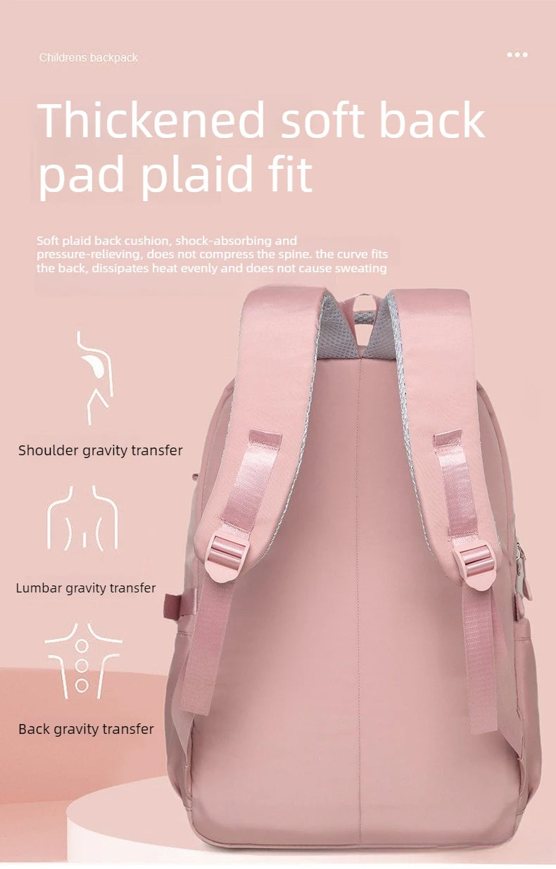 Mochila rosa con almohadilla de espalda acolchada, ajuste a cuadros y sistemas de transferencia de gravedad.