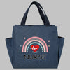 Bolsa de almuerzo de lona azul marino con diseño arcoíris, línea de corazón rojo pulsante y la palabra NURSE