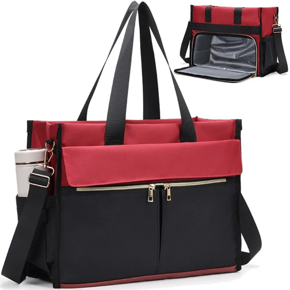 Rote und schwarze isolierte Lunchtasche aus Stoff mit Trageriemen, gezeigt in Vollansicht und Detailaufnahme.