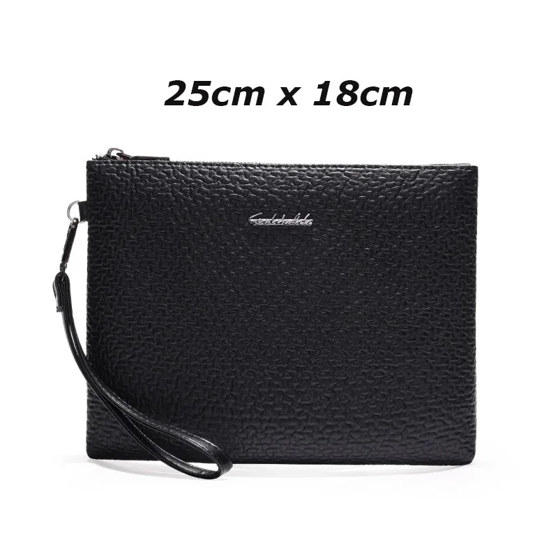 Schwarze Kunstleder-Herren-Clutchtasche mit Trageriem, flach dargestellt.