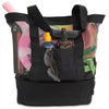 Schwarze isolierte Netztasche mit rosa Futter und Accessoires darin