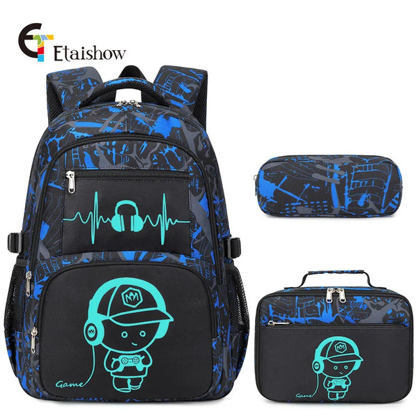 Schwarzer und blauer Graffiti-Rucksack mit passenden Accessoires, Laptop-Hülle und Schutzetui.