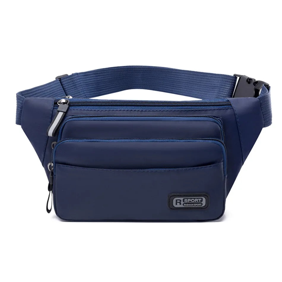 Petit sac banane imperméable bleu marine avec sangle et fermeture éclair visibles.