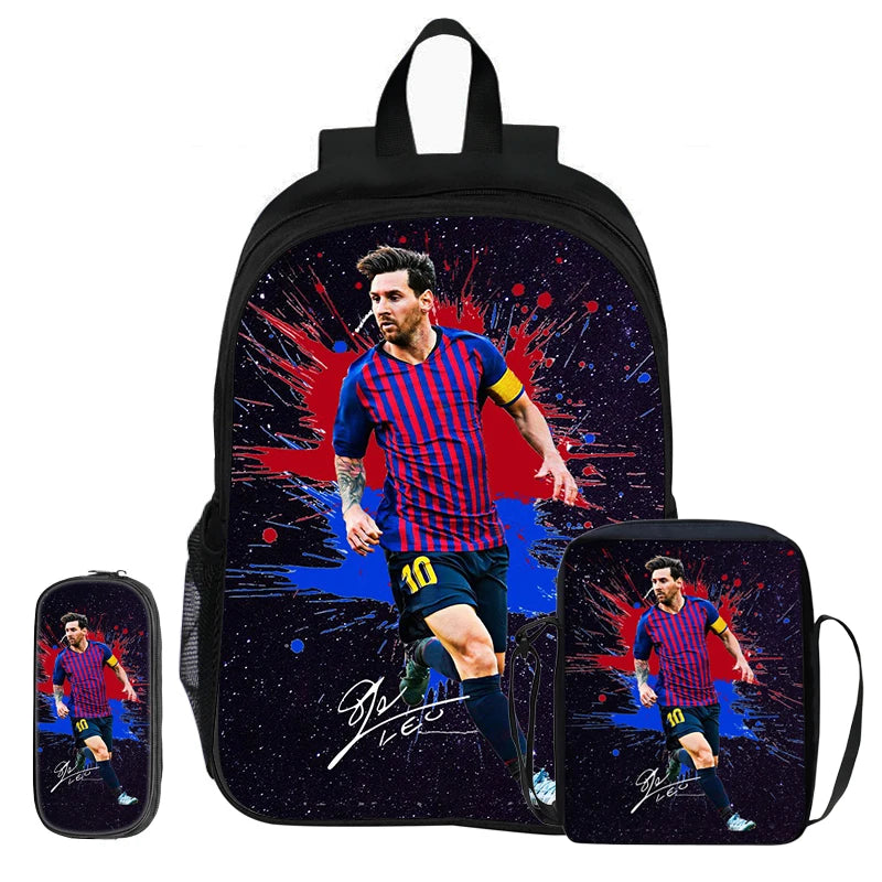 Schwarzer Rucksack mit Fußballspieler-Design und passender Tasche.