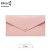 Pinkes minimalistisches PU-Leder-Münzportemonnaie, flach dargestellt.