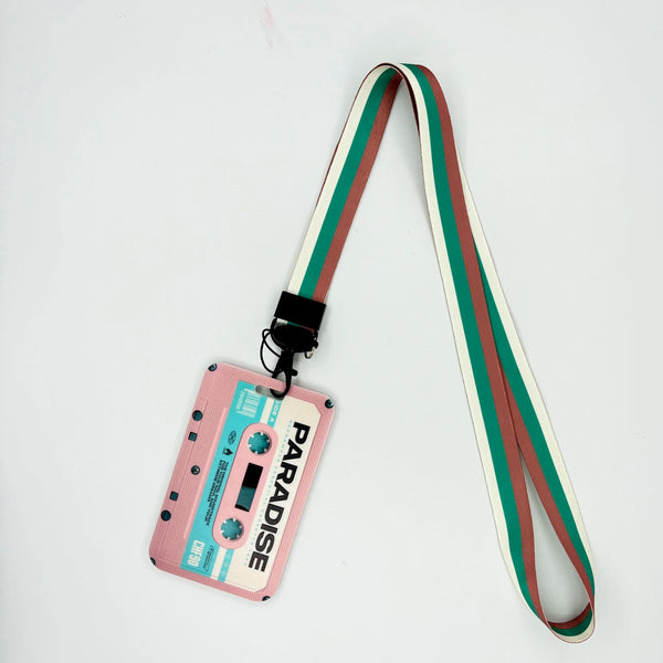 Durable Lanyard mit rosa-griffigen Streifen und schwarzem Clip für einen ID-Ausweis.