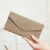 Beige minimalistisches PU-Leder-Münzportemonnaie in verschiedenen Ansichten, gefaltet und geöffnet.