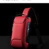 Rote Designer Anti-Diebstahl-Crossbody-Slingbag vor schwarzem Hintergrund