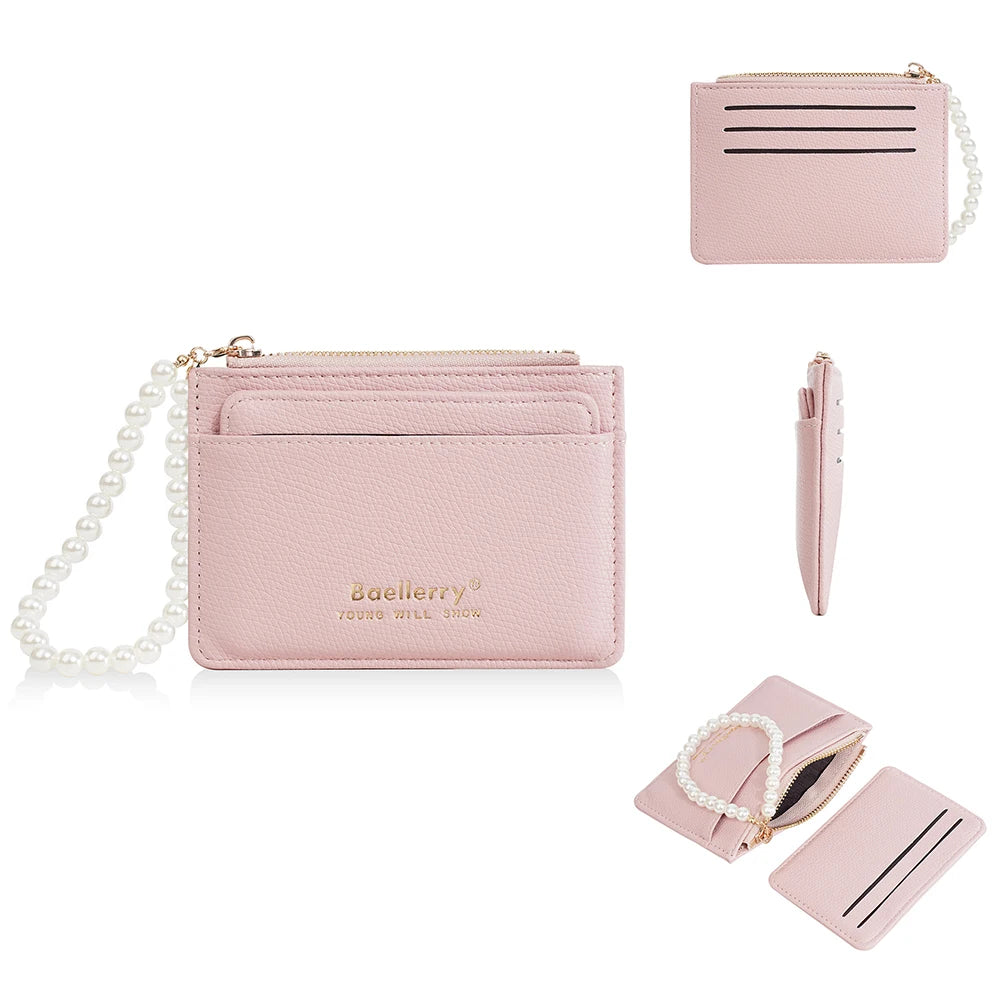 Rosa Leder-Karteikarten-Wallet mit Perlenkette und passender Reißverschlussbeutel.