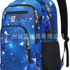 Blauer und violetter Sternenmuster-Laptop-Rucksack mit schwarzen Akzenten und einem schwarzen Riemen.