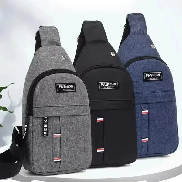 Un ensemble de pochettes crossbody imperméables pour hommes noir et gris, présentées sur fond blanc.