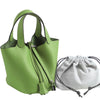 Limetgrüner Leder-Bucket-Bag mit Reißverschluss und Schnurdetails