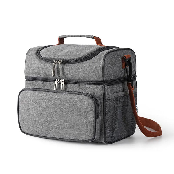 Bolsa de almuerzo gris aislada de doble capa con correa de transporte, vista frontal.