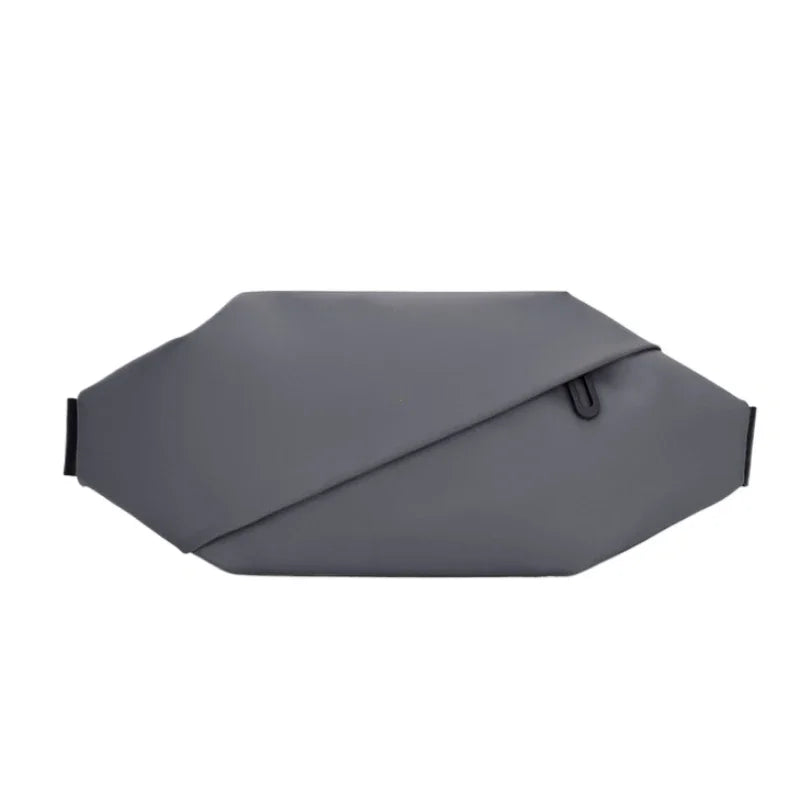 Graue minimalistische Lauftasche, von der Seite gezeigt.