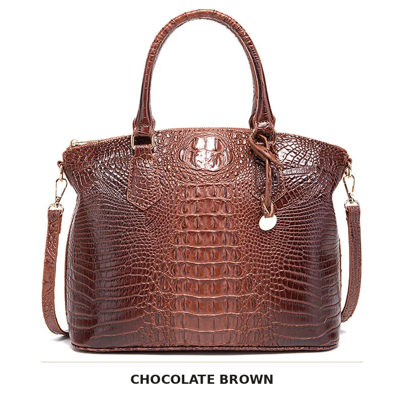 Schokoladenbraunes Krokodilmuster-Top mit Henkel und Crossbody-Tasche.