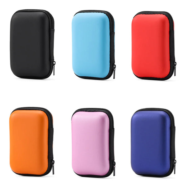 Set aus vier strapazierfähigen PU-Hardscheiben für portable SSDs in Schwarz, Hellblau, Rot, Pink und Violett.