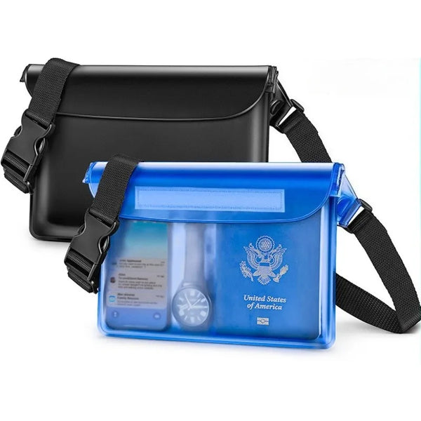 Funda impermeable azul para móvil con reloj, junto a una funda negra para transportar.